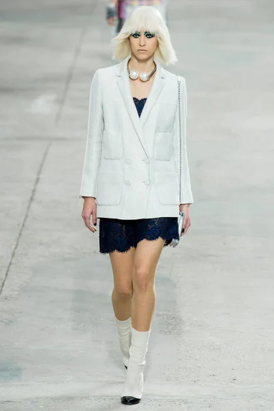 Look 53